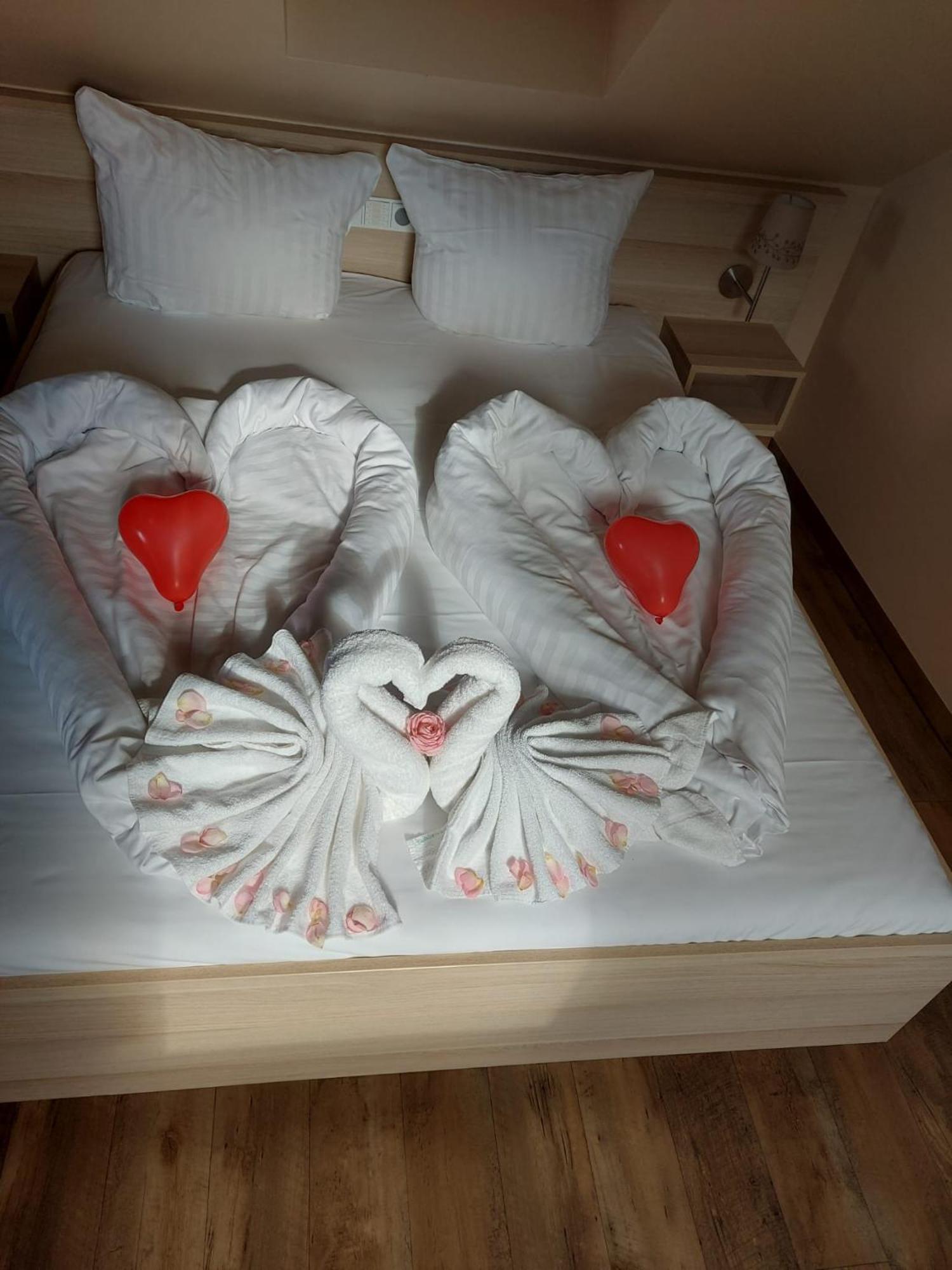 Hotel Karl'S Burg Kolpinsee Ngoại thất bức ảnh