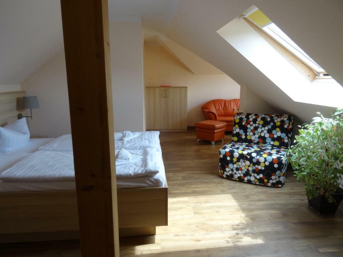 Hotel Karl'S Burg Kolpinsee Ngoại thất bức ảnh